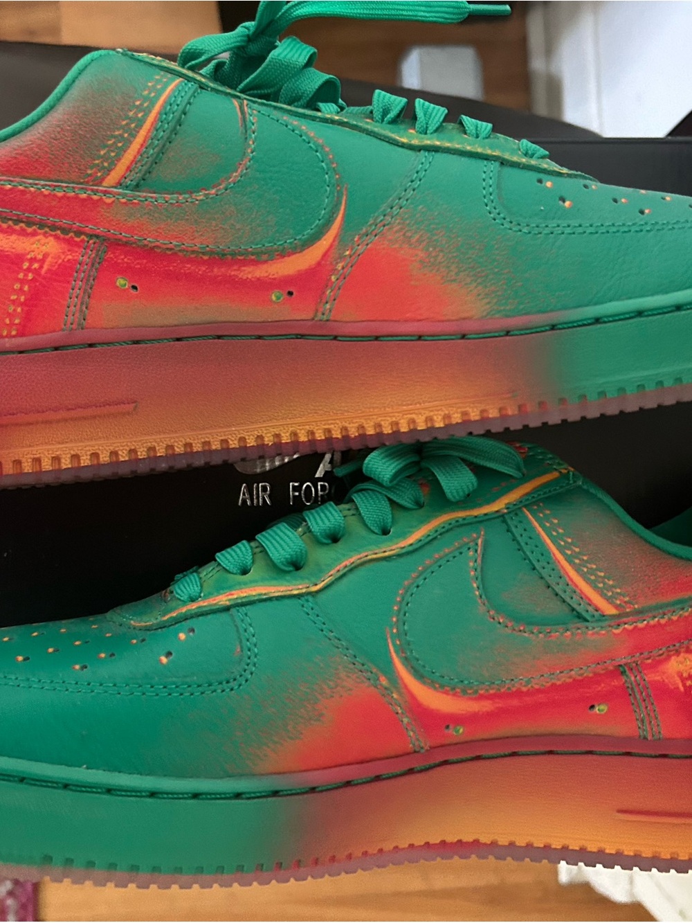 Nike Men’s Green Air force 1 ‘07 Stadium green crimson 2026 lightly used - Picture 4 of 6